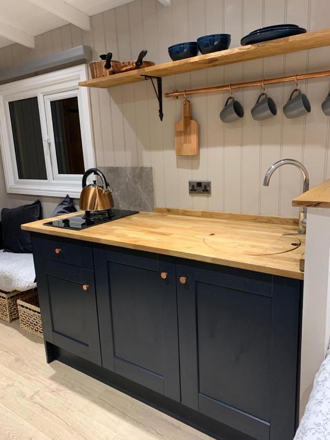 Herdwick Shepherd Hut เอ็กซิเตอร์ ภายนอก รูปภาพ